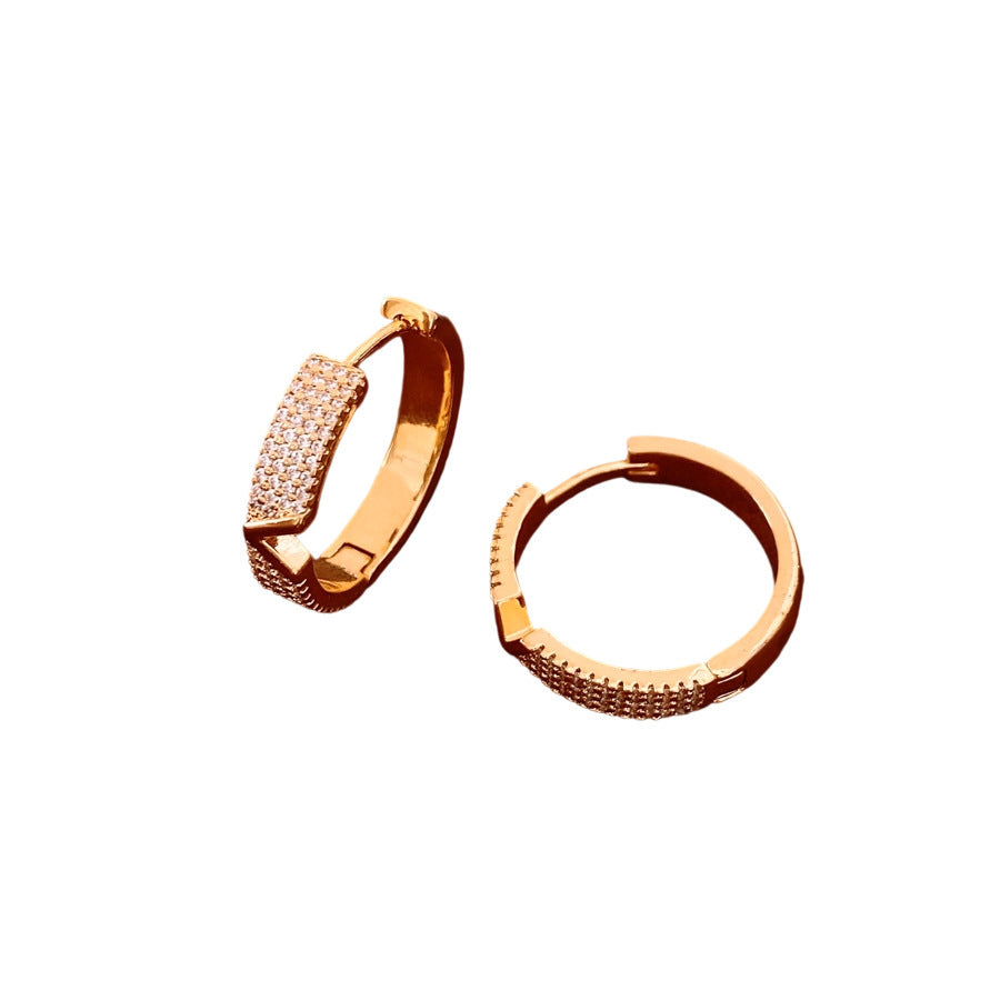 Simple And Versatile Letter Round Women's Ear Clip