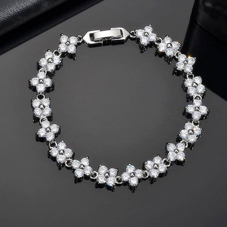 Small Flower Zircon Bracelet