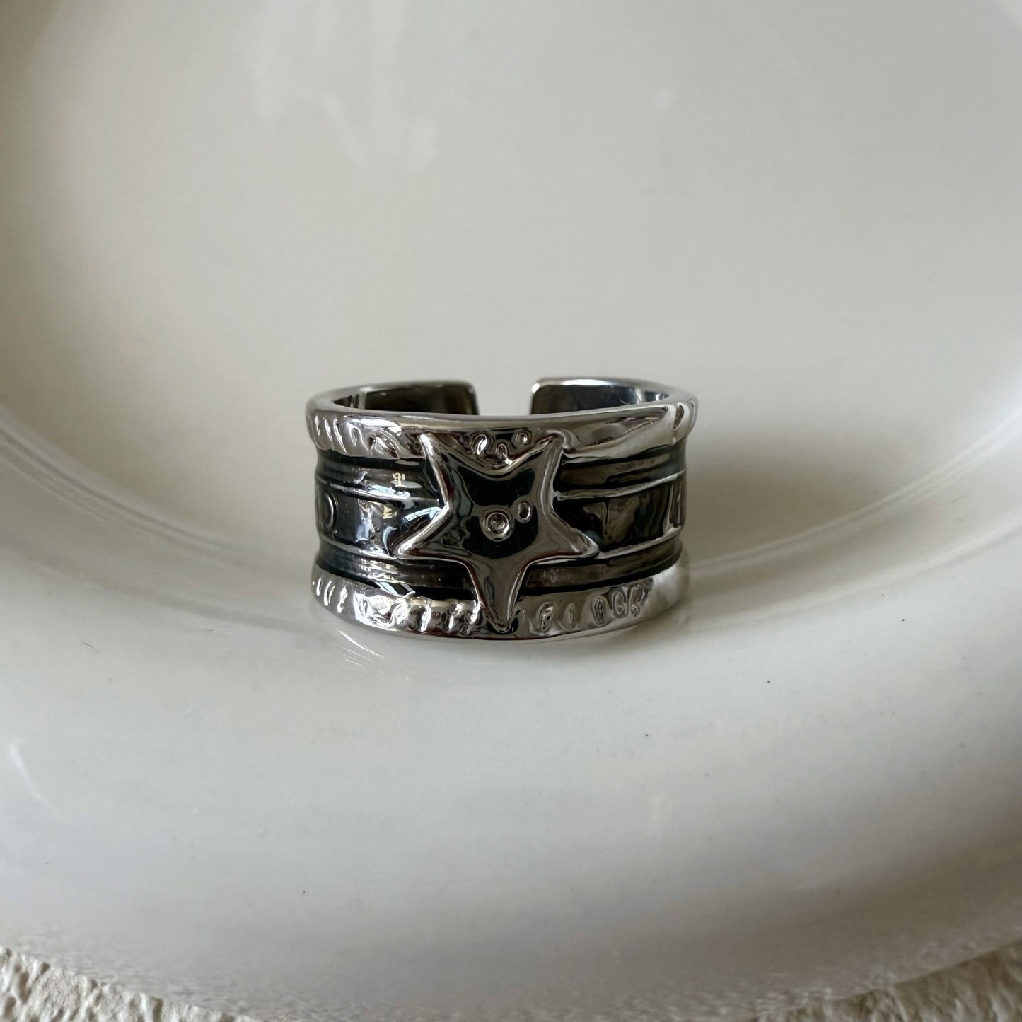 Retro Distressed XINGX Drop Oil Ring Light Luxury Exquisite Ins Style