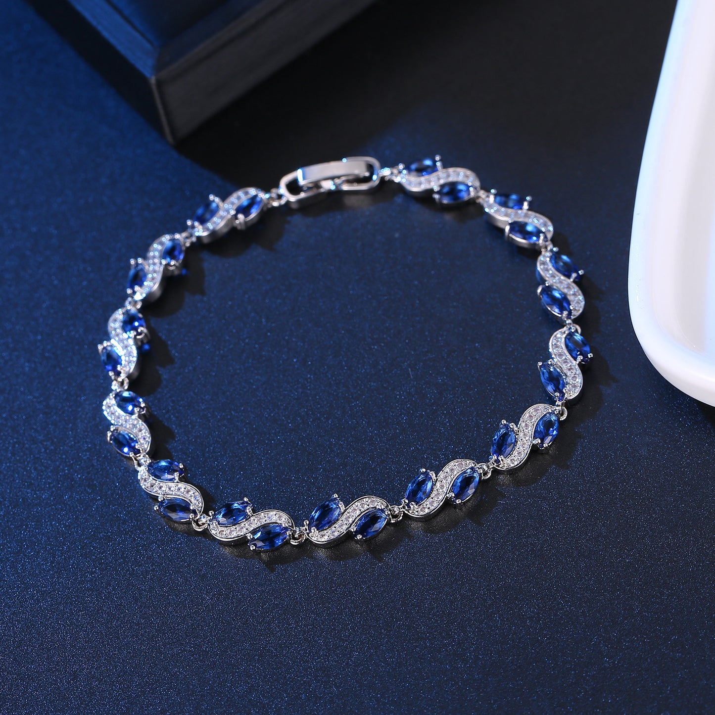 Fashion Shining Diamond New Zircon Temperament Wild Bracelet