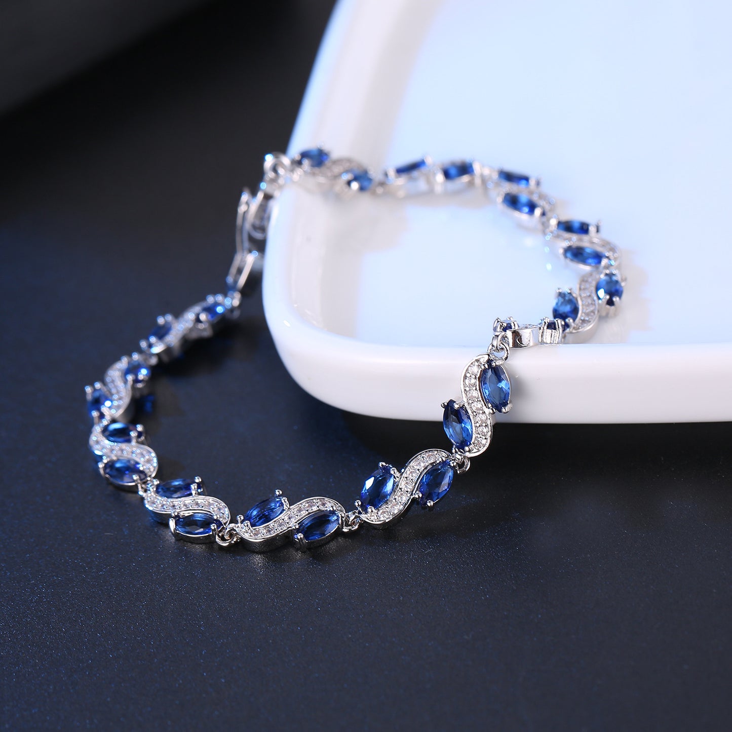 Fashion Shining Diamond New Zircon Temperament Wild Bracelet