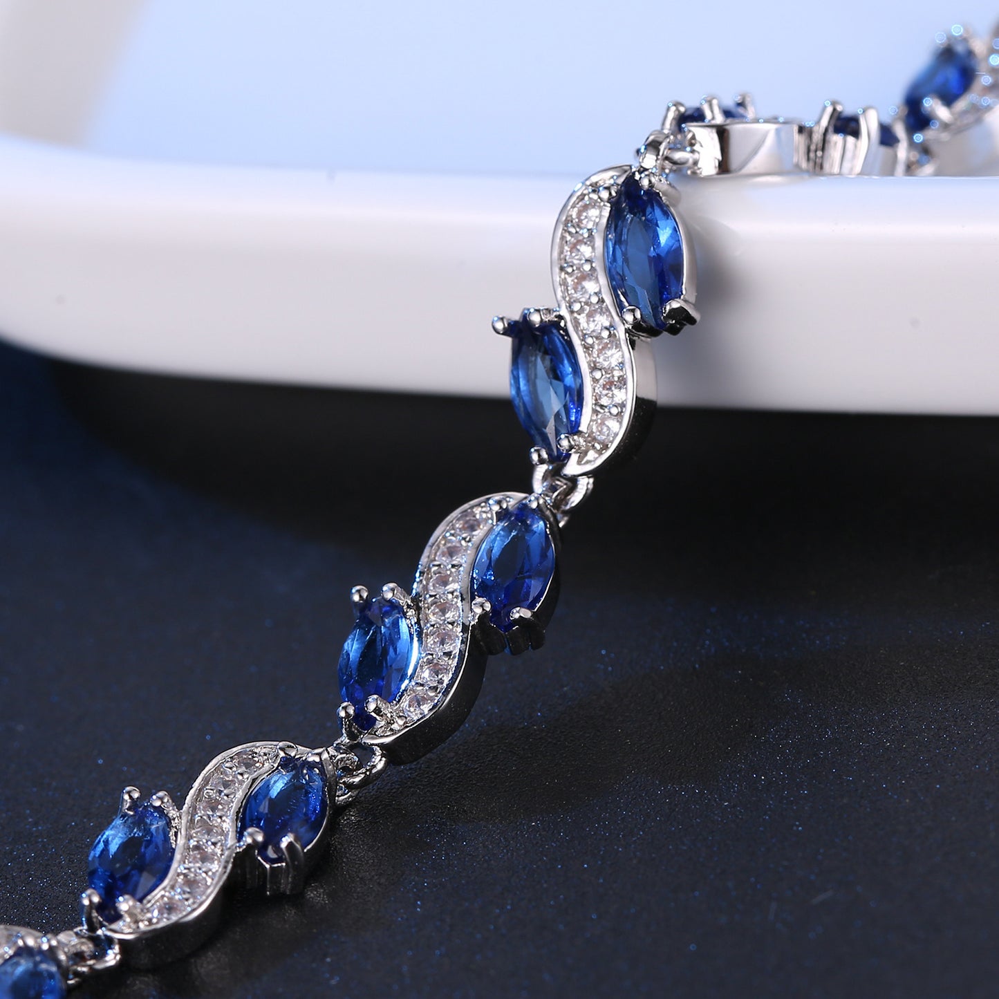 Fashion Shining Diamond New Zircon Temperament Wild Bracelet